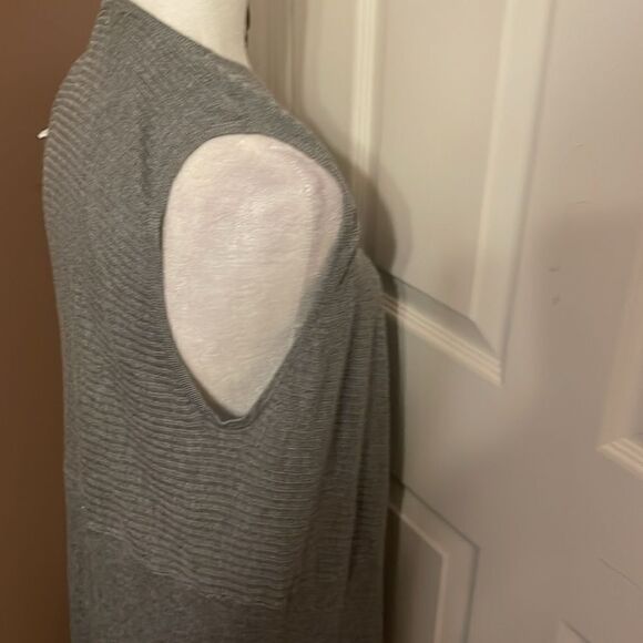 Pink Rose Cardigan Gray Size Medium EUC - Picture 8 of 10